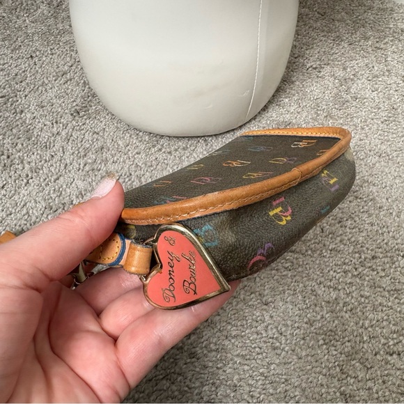 🌟Dooney & Bourke Colorful BD Logo Vintage Black Wristlet - Picture 3 of 9
